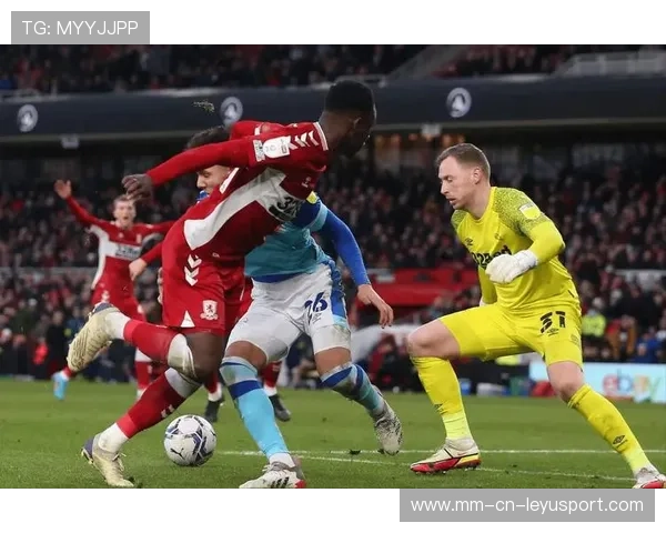 多特蒙德推进到位，阿德耶米抢点成功